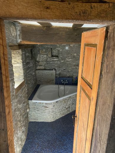 Storica, imponente casa a graticcio in posizione ambita da privato – Foto 12