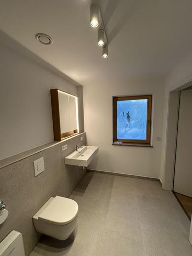 Neubau - Erstbezug - Niedrigenergiehaus - 1 ZW inkl. EBK, Stellplatz, Terrasse ca. 45m² Wfl. – Badezimmer