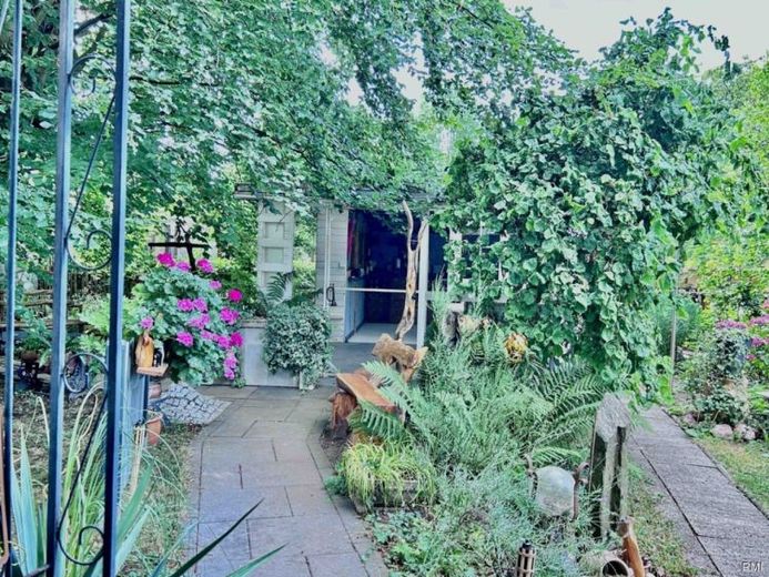 Gartenparadies - Wohnglück mit Mainblick : 
2 Ein-Familien-Häuser - Ensemble voller Möglichkeiten – Photo 1