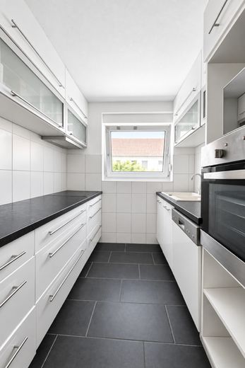 Eerste bewoning na renovatie op een aantrekkelijke locatie in Backnang – Einbauküche