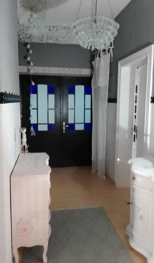 Schöne 2 Zimmer Altbauwohnung voll möbliert – Foto 6