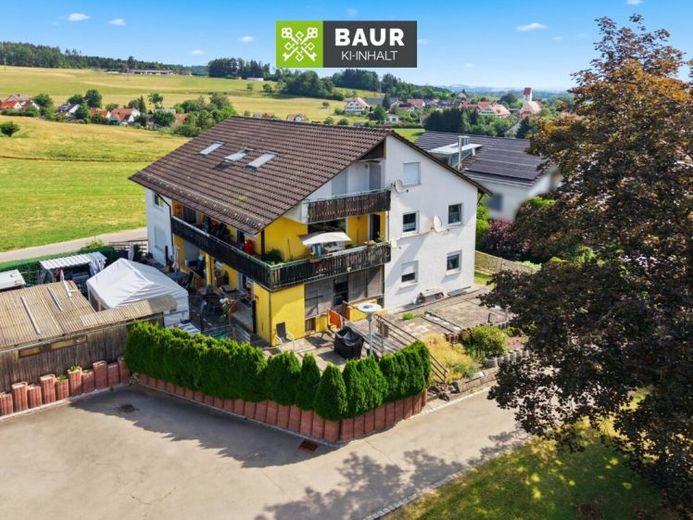 Attraente trifamiliare suddivisa in proprietà condominiali. In posizione tranquilla a Bad Wurzach-Haidgau – Foto 1