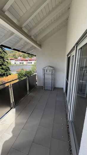 Grosses Einfamilienhaus in zentraler Lage – Balkon OG