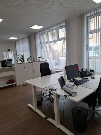 Oberpfalz’daki Weiden’in en iyi konumunda aydınlık ofis kiralık – Fotoğraf 4