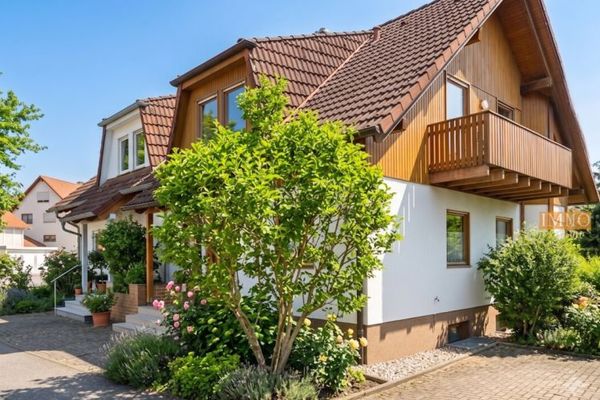 IMMORath - Moderne DHH im Schwarzwaldstil mit Panorama-Terrasse, 30min nördlich Freiburg