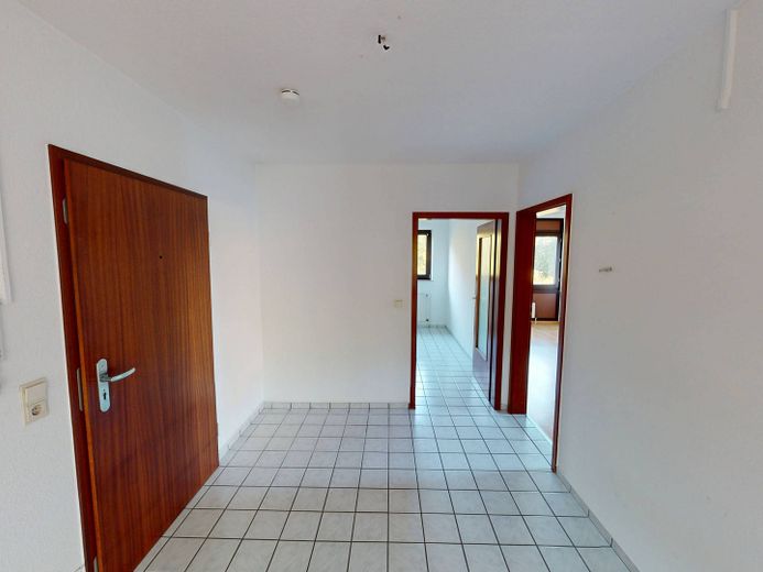 Bellissimo appartamento di 2 locali con GALLERIA, BALCONE e molta luce naturale – Flur