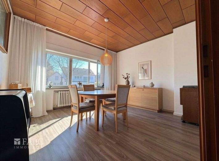 Ein Zuhause für Generationen - Zwei Häuser mit vielfältigen Möglichkeiten – Esszimmer.