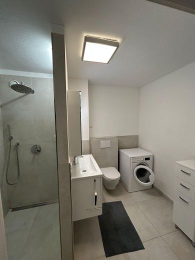 Tolles Bad mit Walk-In Dusche