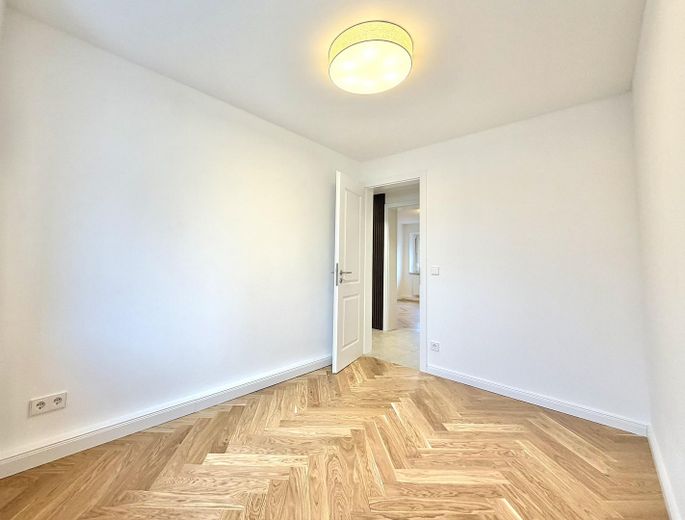 Büro / Kind