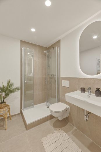Sofort bezugsfreie, ohne Provison 2-Zimmer-Wohnung in Reutlingen – Badezimmer