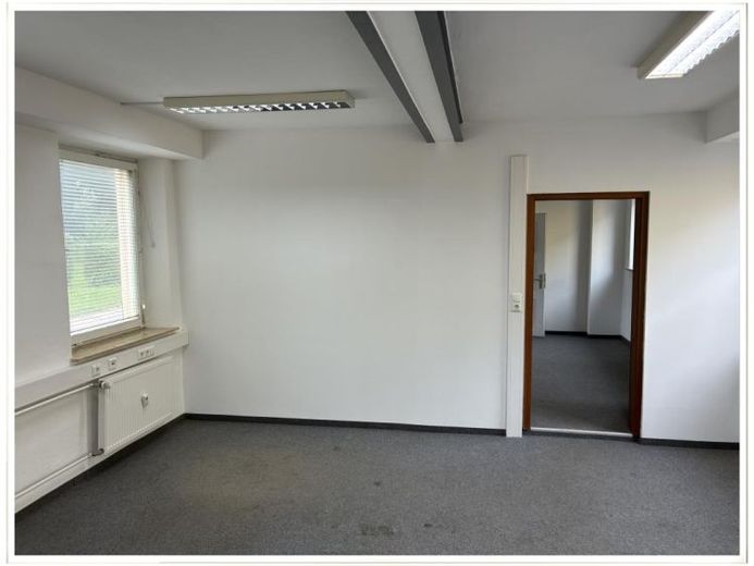 Affittasi ufficio di 60 m² con molta luce naturale a Schwabach Limbach – Foto 1