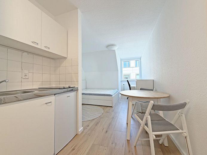 Ihr neues Zuhause direkt am Uni Gelände! Möbliert, Strom inklusive, sofort einziehen! – Küchenzeile