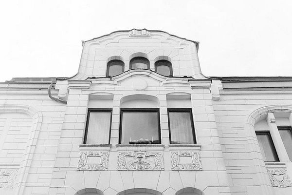 Accogliente appartamento mansardato in edificio Art Nouveau, in liberazione