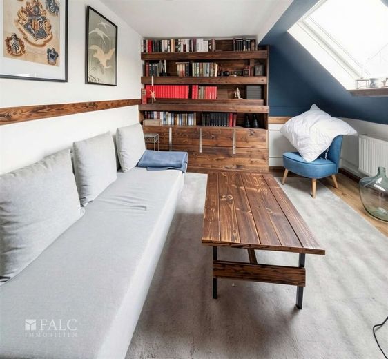11 Zimmer, großer Garten und viel Potenzial - Haus mit Charakter – Wohnzimmer Obergeschoss