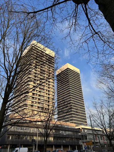 Меблированный офис с видом на Альстер | Mundsburg Center – Außenansicht