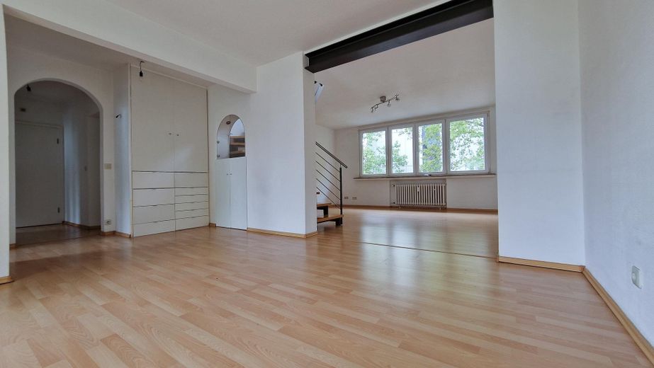 Großzügige Maisonette mit Wellnessbereich im Herzen von Opladen - provisionsfrei – Ess-, Wohnzimmer 3.OG