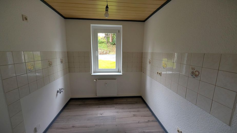 Idyllisch mit Schlossblick - großzügige renovierte 5-Zimmer-Wohnung mit 114 m² & 2 Bädern – Küche