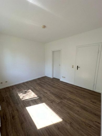 Volledig gerenoveerd 4-kamerappartement met balkon & lift – Foto 7