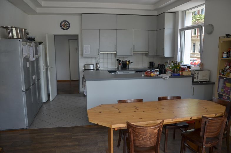 Zimmer für Studenten nahe TU Braunschweig; ca. 25m²; eigenes Bad – Gemeinschaftsküche