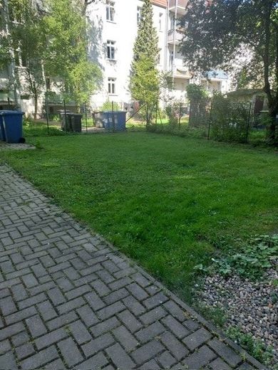 Grüner Innenhof Ansicht 1.