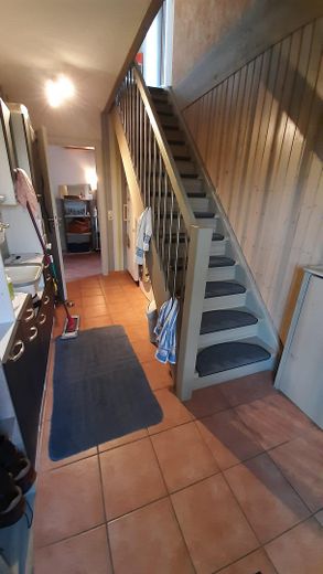 HW-Raum / Treppe zum OG