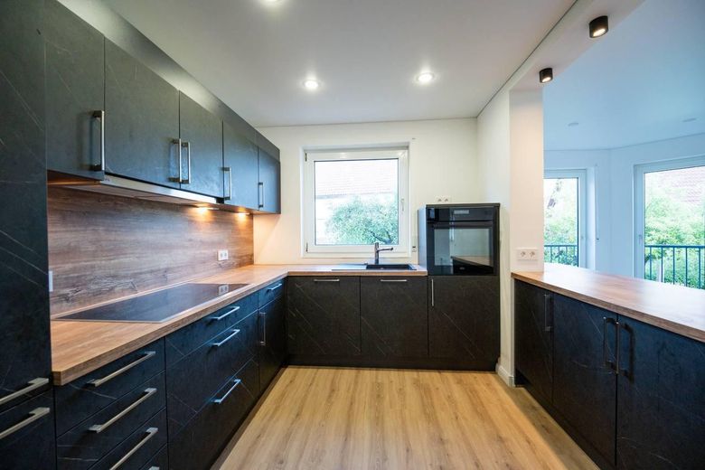 Modernisiertes Zweifamilienhaus mit Einliegerwohnung, neuer Gasheizung & PV Anlage – Foto 3