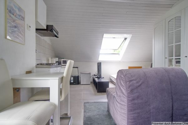 Volledig gemeubileerd 1-kamerappartement in Ratingen-Tiefenbroich, nabij luchthaven Düsseldorf. Maandelijkse schoonmaak inbegrepen.