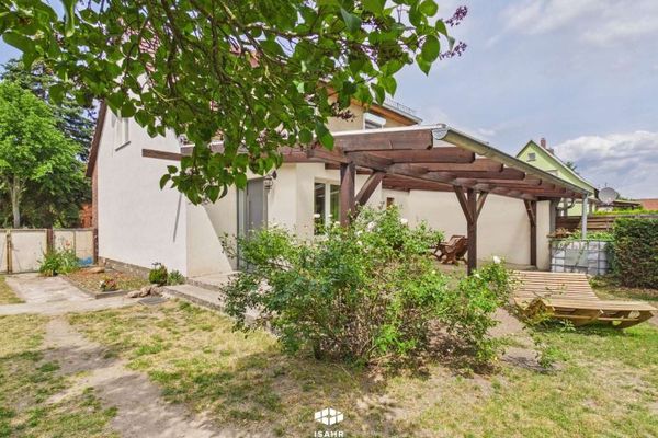 Solida casa unifamiliare con gigantesco terreno di 2.878 m² e molto potenziale vicino a Cottbus!