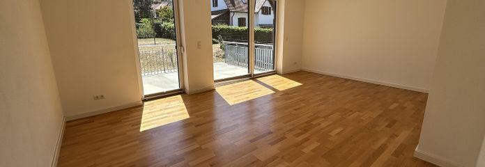 Mid-terrace house | from 01/11/26 | 203 m² | Garden | 2 garages | Fitted kitchen | Frensdorf – EG Wohnzimmer