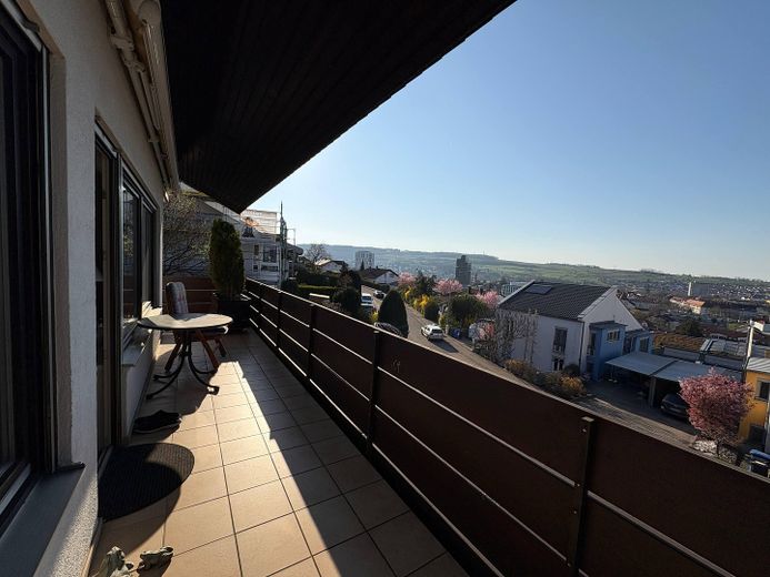 Großer Balkon mit Aussicht