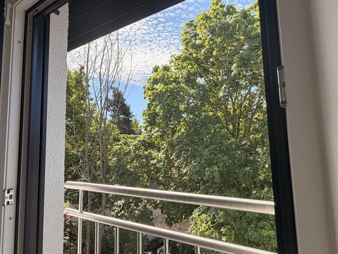 Klimatisierter hochwertiger Neubau mit Balkon und hohen Decken – Erstbezug – 16 Ausblick