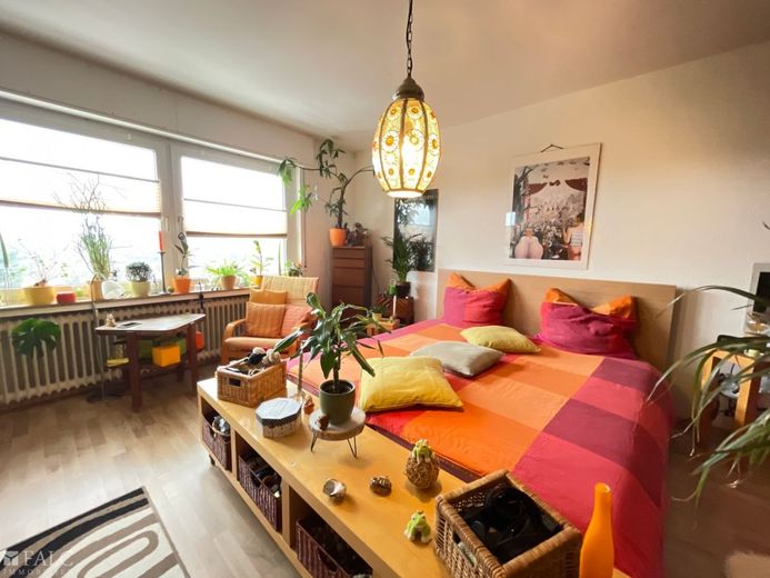 Attraktive, naturnahe Kapitalanlage mit riesigem Grundstück! – Schlafzimmer 1.OG