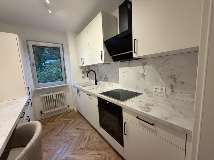 Appartamento di proprietà recentemente ristrutturato in vendita a HOM Schwarzenbach – Foto 3