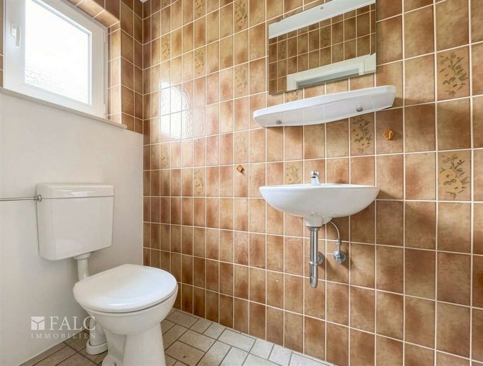 Einziehen und wohlfühlen - Reihenmittelhaus mit idealer Raumaufteilung – Badezimmer