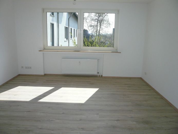 Schöne Apartment Wohnung mit Balkon in Heiligenhaus zu vermieten – Wohn-Schlafraum