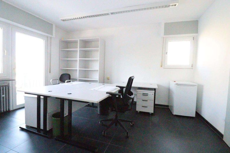 WRS Immobilien - Erlensee - kleine Bürofläche in zentraler Lage - mit Balkon und Duschbad – Raum 1 - Bild 2
