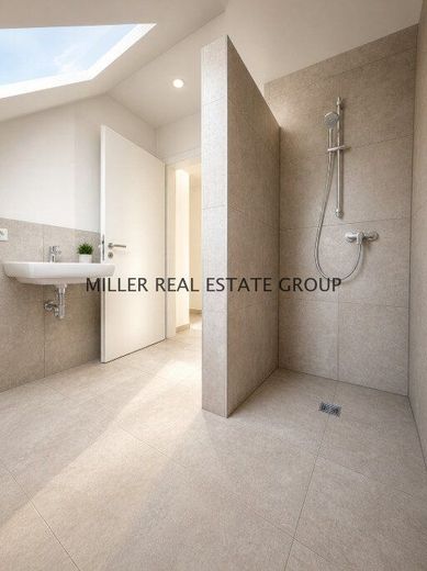 Exklusive Neubau-Dachgeschosswohnung in Ingolstadt-Unterhaunstadt - ca. 116 m², Erstbezug, KfW 55 &amp; zwei separat nutzbare Wohnbereiche! – Badezimmer