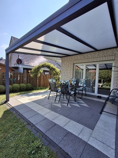 Terrasse mit Überdachung