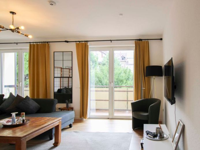 Atractivo apartamento en propiedad de 3 habitaciones con vistas a zonas verdes – Foto 1