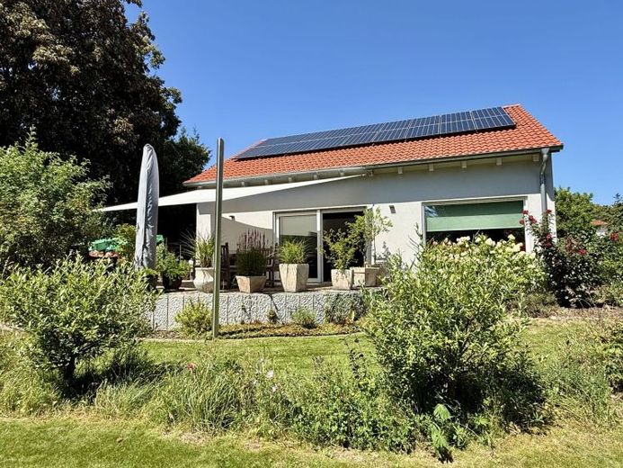 Wennigsen: Wohnhaus (KfW40plus) mit Carport – फोटो 1