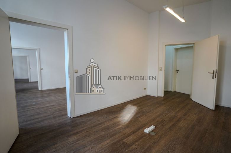 ATIK: Exklusive Bürofläche mit Altbaucharme und Terrasse im Zentrum - provisionsfrei – Innenansicht