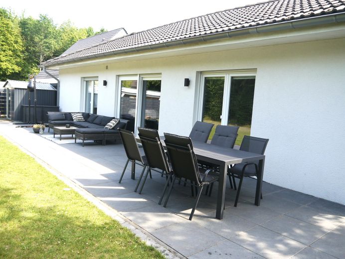 Einfamilienhaus| Außergewöhnlicher Atrium-Bungalow | A+ Energieeffizienz | barrierearm | von PRIVAT – Foto 17