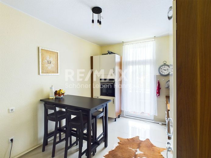 Lichtdurchflutete 3-Zimmer-Balkon-Wohnung im 2. OG mit grünem Rückzugsort – Küche