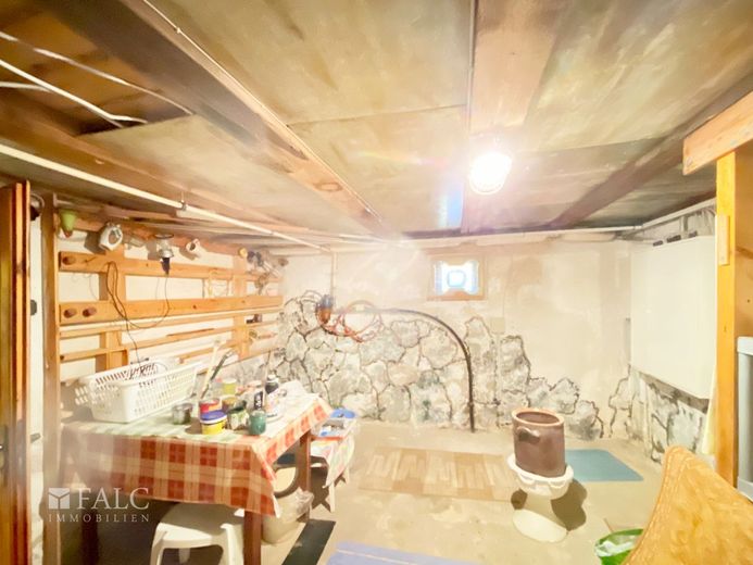 Mietkauf möglich: Mehrgenerationen-Haus in Möckers: 8 Zimmer, 2 Küchen, Nebengelass &amp; viel Platz – Untergeschoss ebenerdig