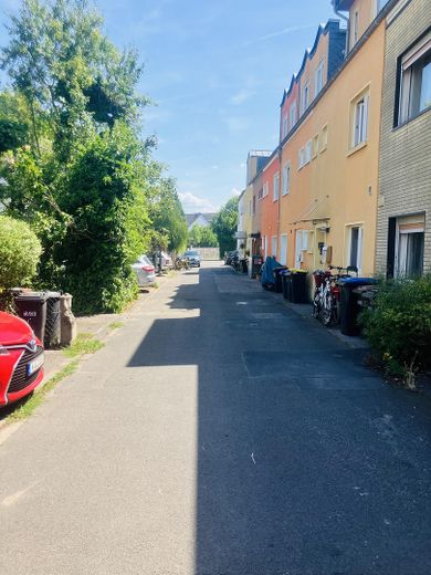 Рядный дом в Köln-Mauenheim – Ansicht Straße