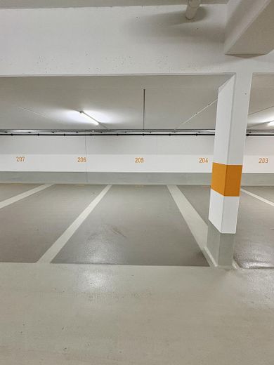 Tiefgaragenplatz
