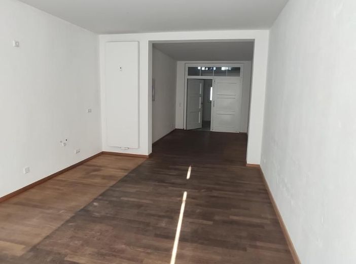 Laden- oder Bürofläche (rechts, zentral gelegen) – Bild 7