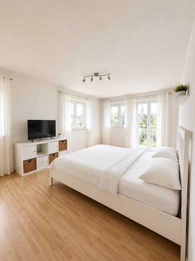 Bifamiliare moderna con potenziale di ampliamento – OG_Schlafzimmer_3