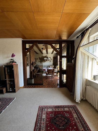 Großzügiges Wohnhaus mit ca.360 m² – Potenzial für Mehrgenerationenwohnen oder mehrere Wohneinheiten – 1. OG Kaminzimmer