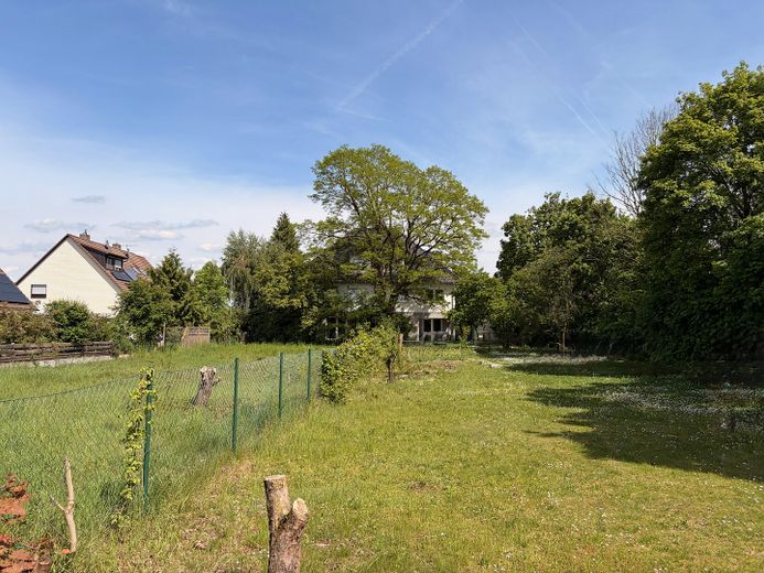 Attraktives Bau-Grundstück in Möhrendorf – Ideal für EFH oder Doppel-Haus (Teilung möglich) – Ansicht aus Südwesten